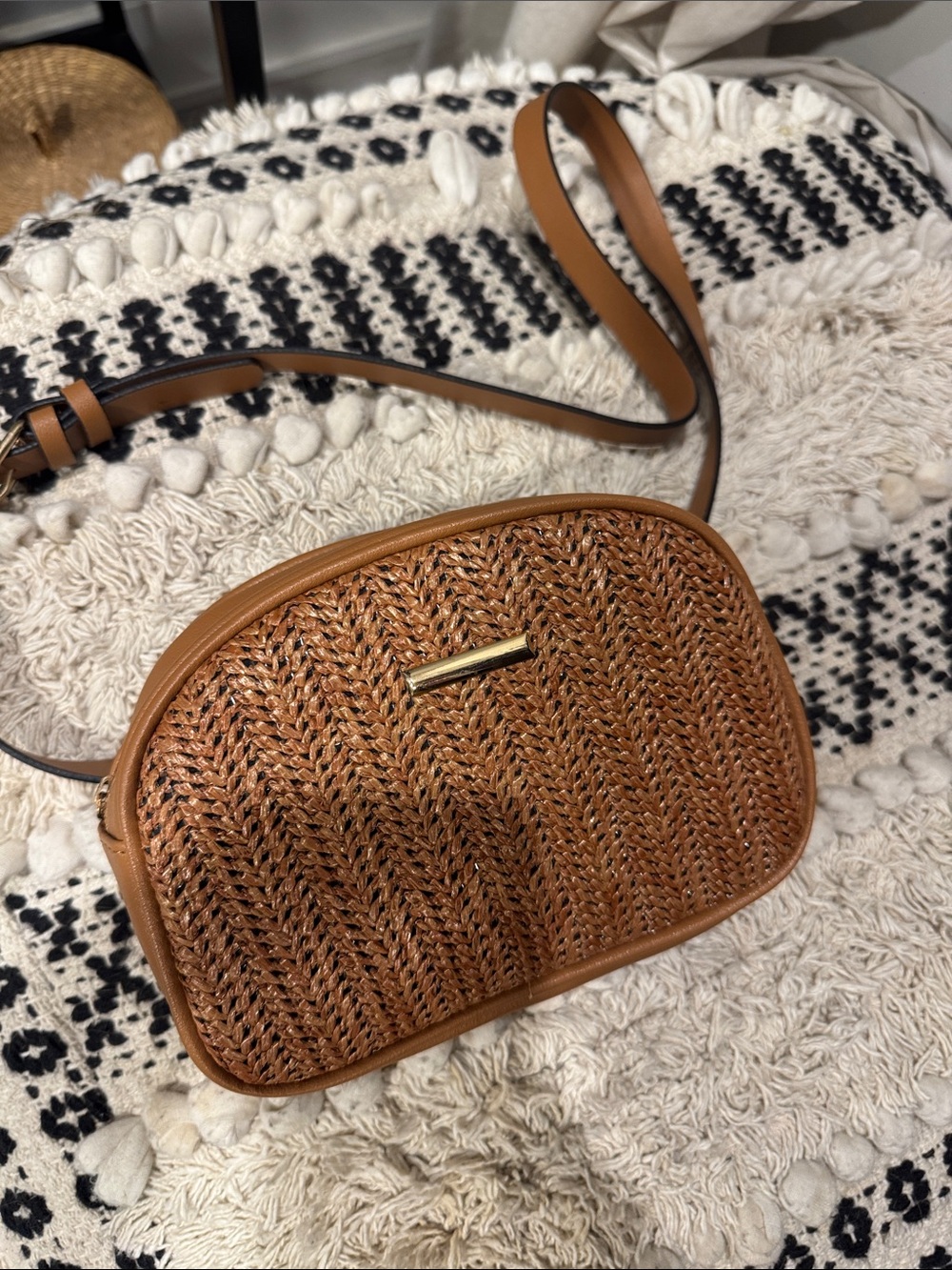 153. Woven Crossbody Bag in Brown